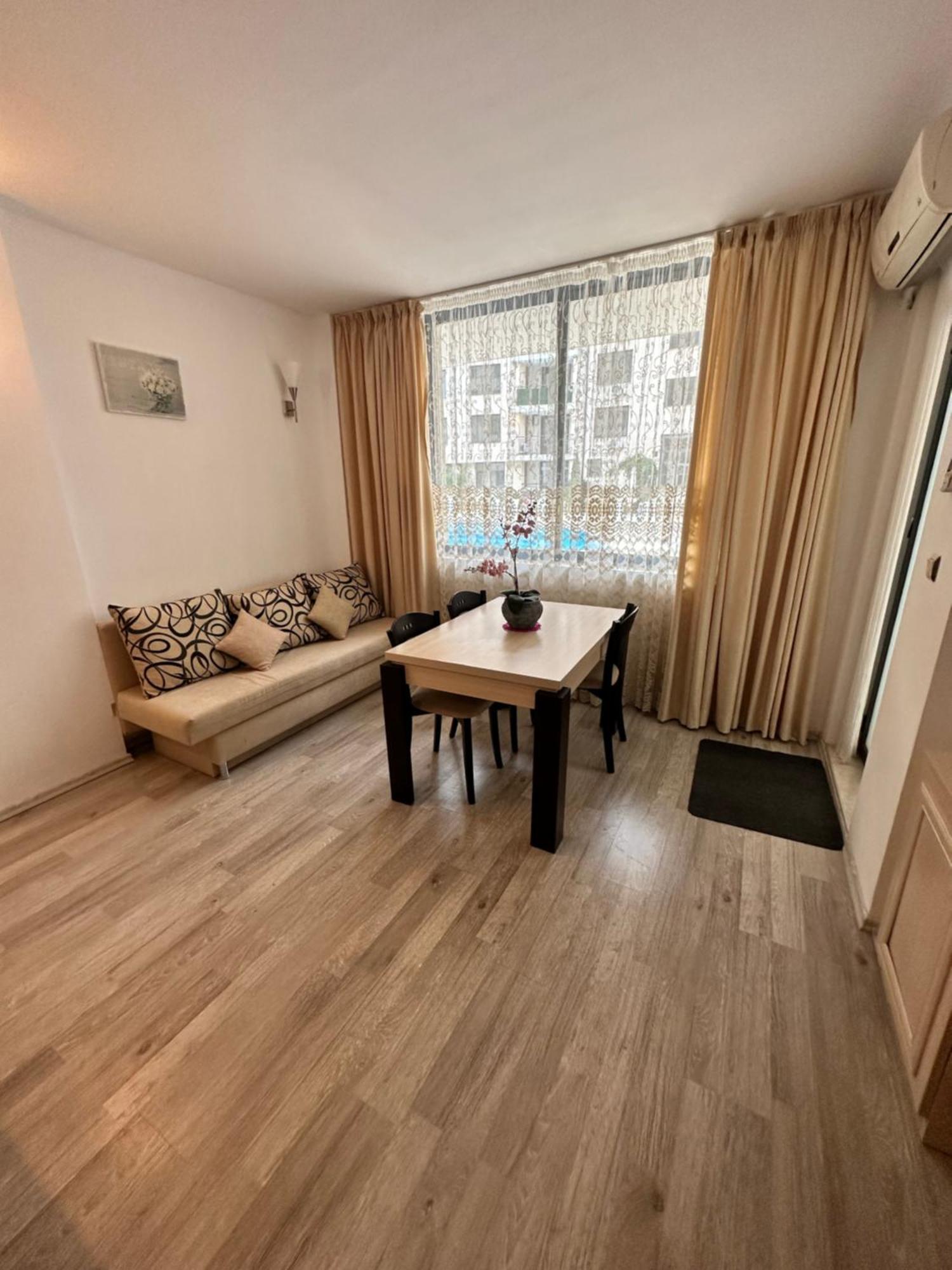 Avalon, Apartment C102 Pantai Sunny Bagian luar foto